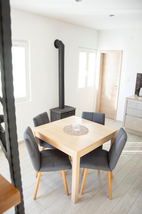 Holiday House By The Sea Vigo 扎达尔 外观 照片