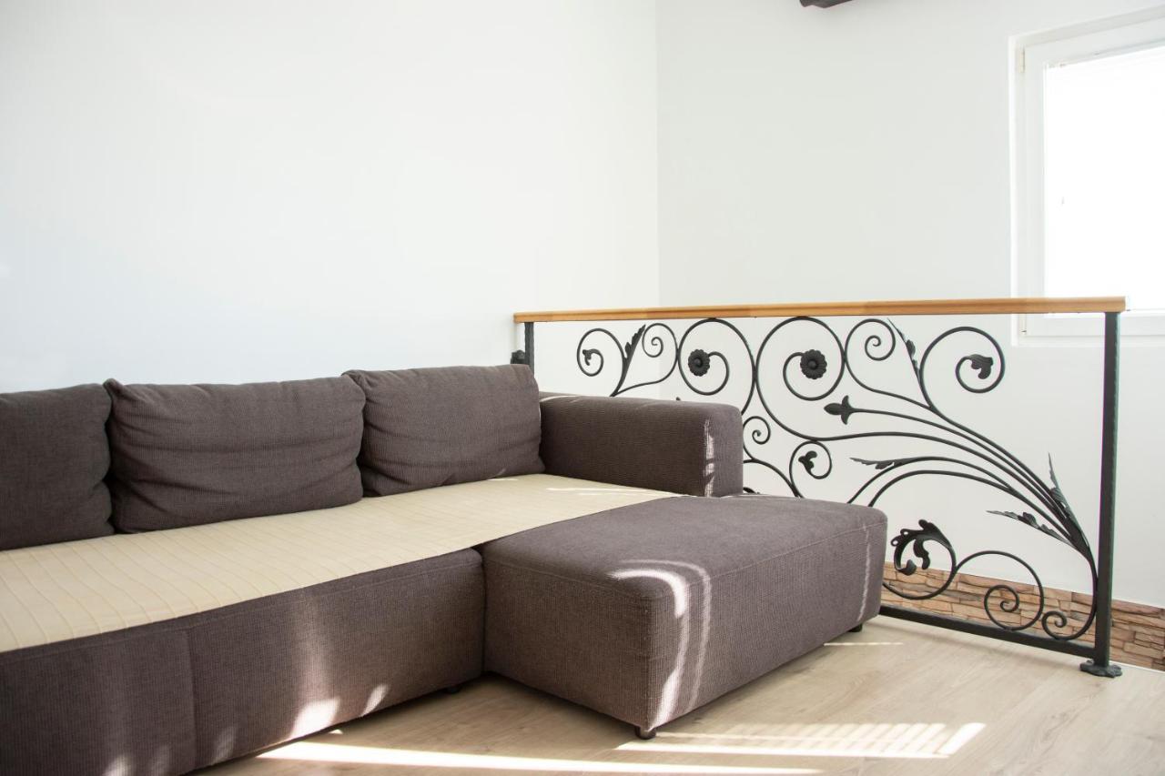 Holiday House By The Sea Vigo 扎达尔 外观 照片