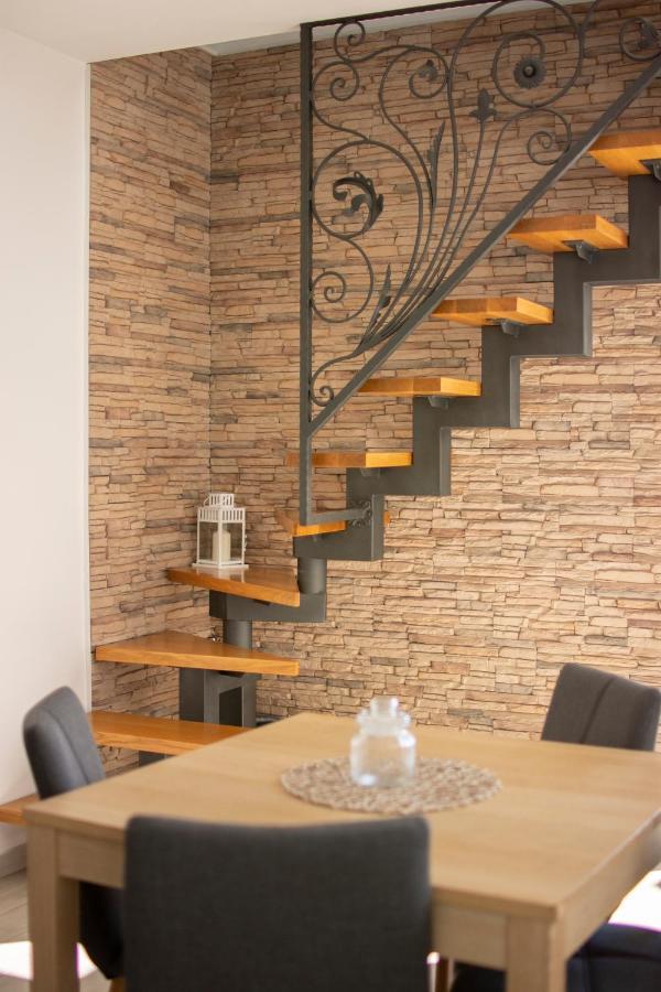 Holiday House By The Sea Vigo 扎达尔 外观 照片